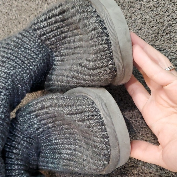 Ugg Australia Women 5819 Sweater Knit Button Boots shoes sz 8 - Picture 12 of 13